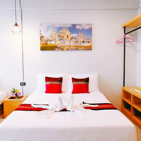 Little Lanna Guesthouse Chiang Mai Bagian luar foto