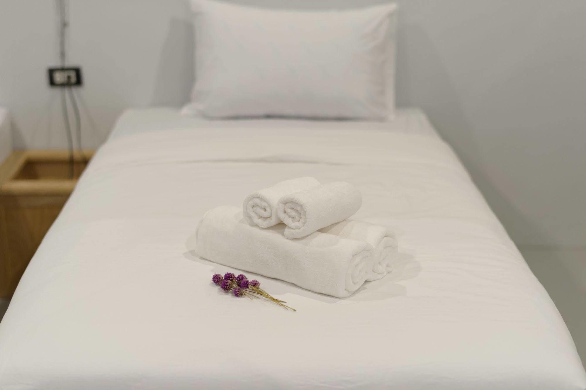 Little Lanna Guesthouse Chiang Mai Bagian luar foto
