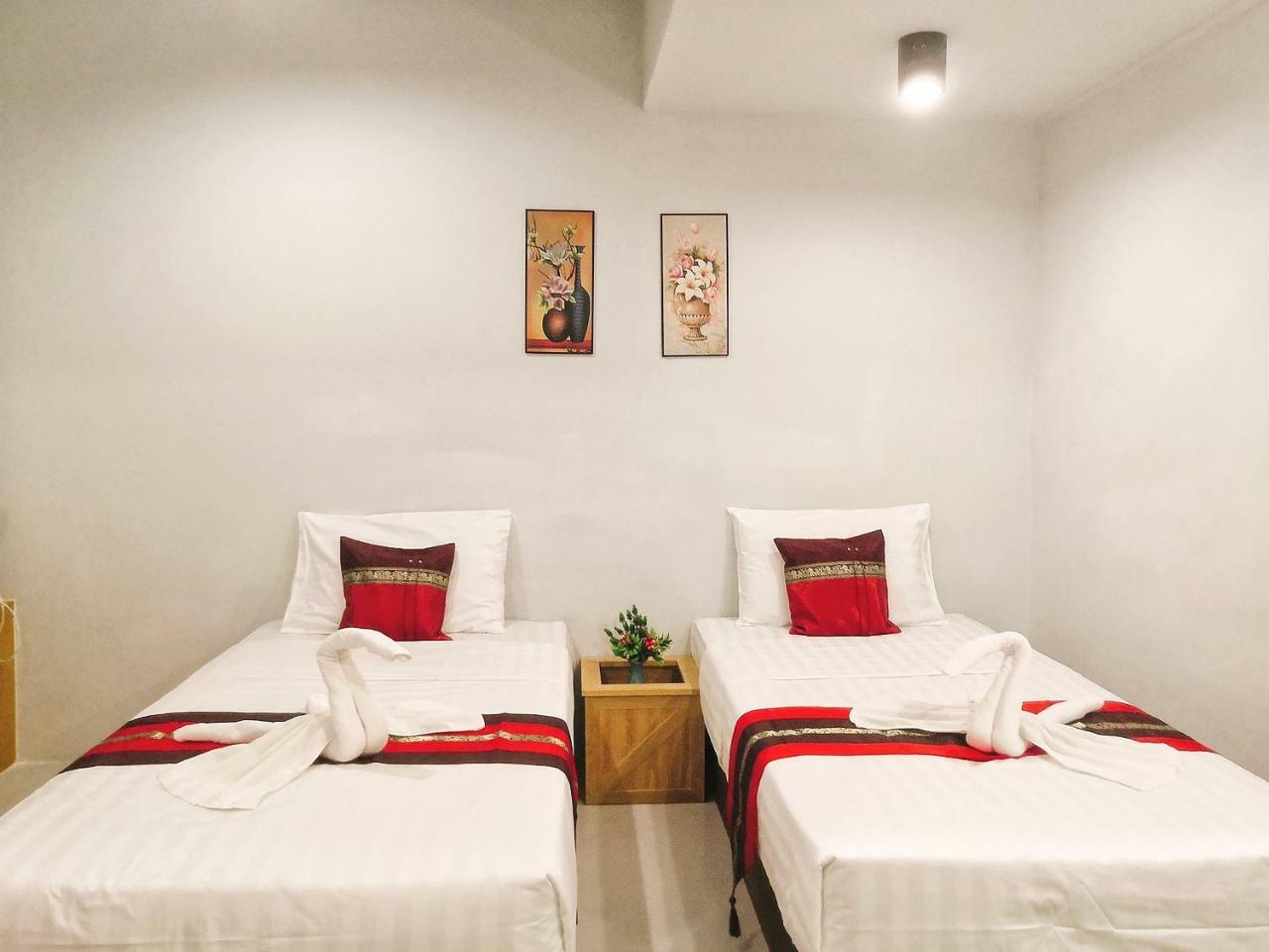 Little Lanna Guesthouse Chiang Mai Bagian luar foto