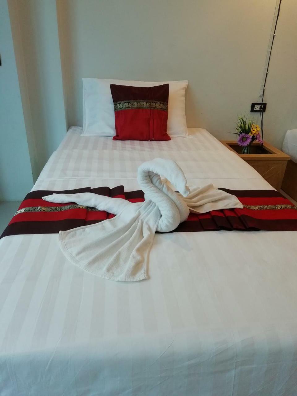 Little Lanna Guesthouse Chiang Mai Bagian luar foto