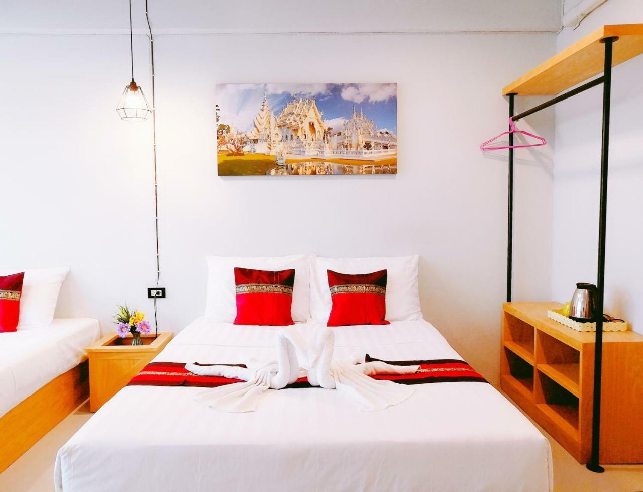 Little Lanna Guesthouse Chiang Mai Bagian luar foto
