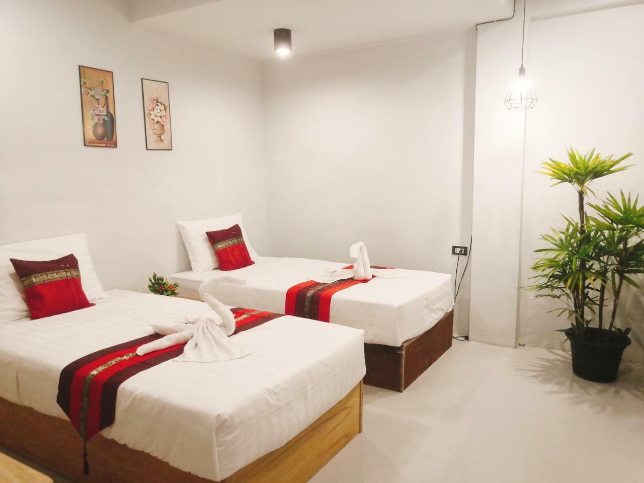 Little Lanna Guesthouse Chiang Mai Bagian luar foto