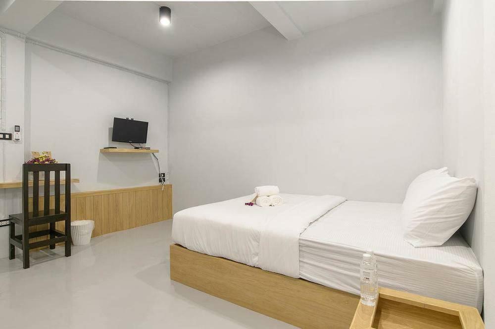 Little Lanna Guesthouse Chiang Mai Bagian luar foto