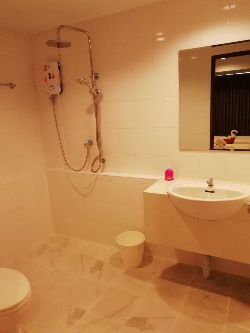 Little Lanna Guesthouse Chiang Mai Bagian luar foto